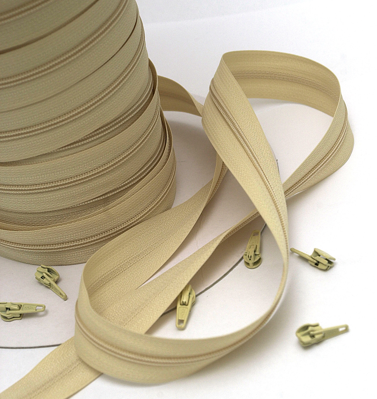 No 3 Continuous Zipping - in CREAM